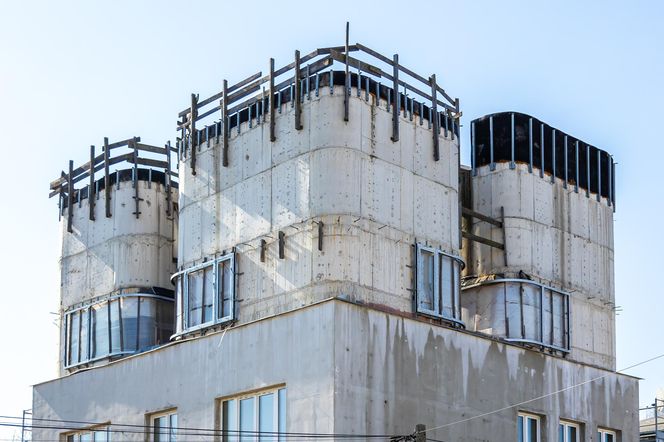 Nadbudowa kamienicy na Gocławku w Warszawie