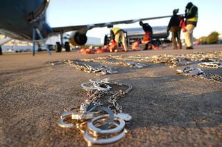 Trump nie żartował. Tysiące imigrantów wezwanych do natychmiastowego opuszczenia USA