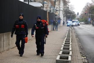 Zamknięta ulica w centrum Warszawy. Tajemnicze ćwiczenia, chodzi o ambasadę.