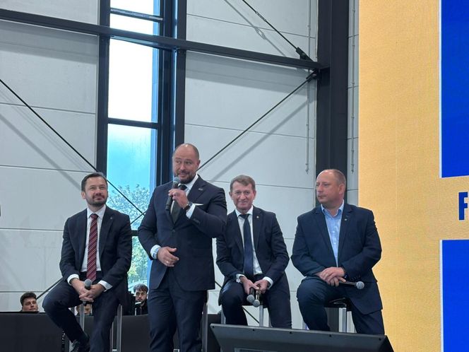 Ryanair otworzył w Krakowie ultranowoczesne centrum! To tu piloci uczą się latać Gamechangerami