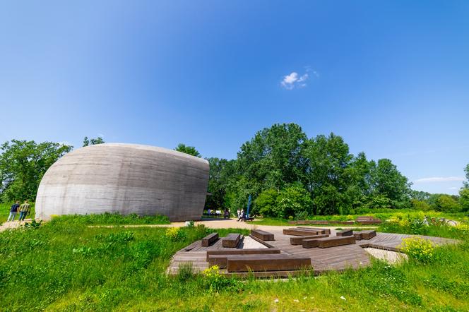 Pawilon Edukacyjny Kamień – miejsce edukacji przyrodniczej nad Wisłą w Warszawie 