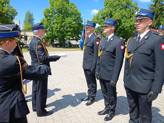 Akty nadania wyższych stopni służbowych odebrało w tym roku 21 strażaków z Komendy Miejskiej PSP w Siedlcach