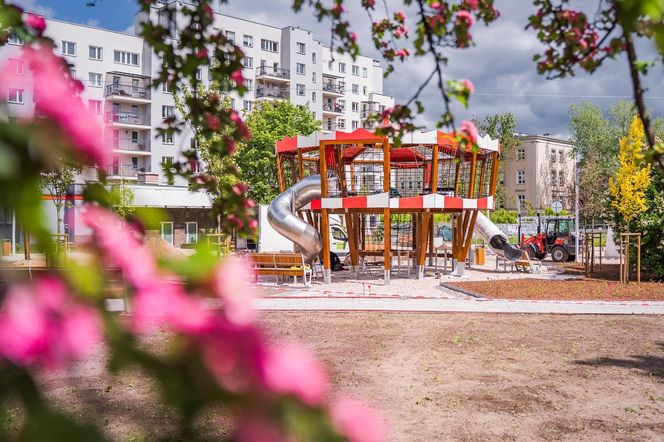 Skwer Gwary Warszawskiej na Woli pod koniec modernizacji