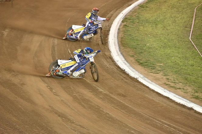 PRES Grupa Deweloperska Toruń - Betard Sparta Wrocław, zdjęcia kibiców i zawodników z Motoareny