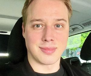 	M jak miłość nowy sezon po wakacjach 2025. Dominik Walat (Bartosz Surówka) na planie