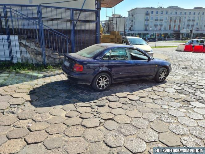 Kuriozalny manewr na Placu Niepodległości. Dwóch pijanych Ukraińców nie potrafiło jechać autem