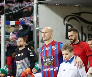 Górnik Zabrze wyszarpał zwycięstwo w meczu z Piastem. Brzydkie zachowanie Podolskiego