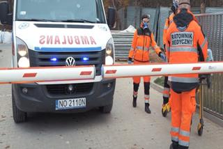 Szlabany i klatki schodowe to zmora ratowników medycznych. W Olsztynie pomaga im specjalna aplikacja [WIDEO]