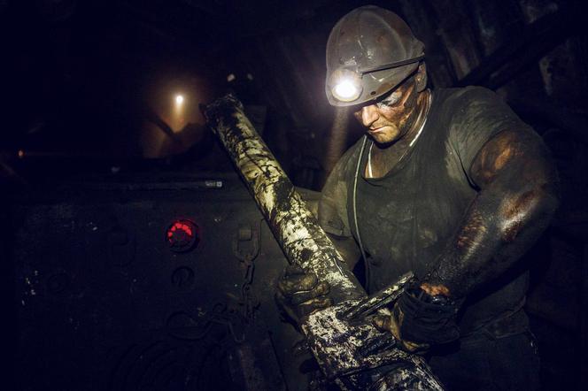 Podziemni gladiatorzy! Zobacz niezwykłe zdjęcia górników przy pracy w kopalni [ZDJĘCIA]