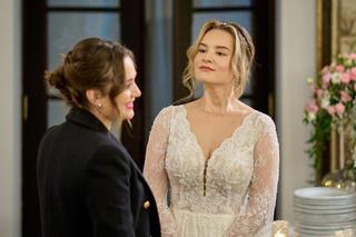 Na Wspólnej odc. 3771: Kasia (Julia Chatys), Aneta (Dorota Krempa)