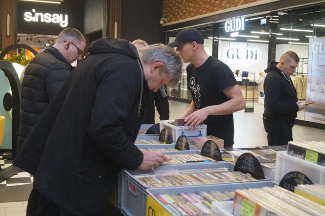Giełda Płyt Winylowych w CH Rondo! Tu każdy znalazł coś dla siebie [ZDJĘCIA]