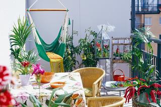 Zielony balkon: kwiaty, meble, dodatki, aranżacje