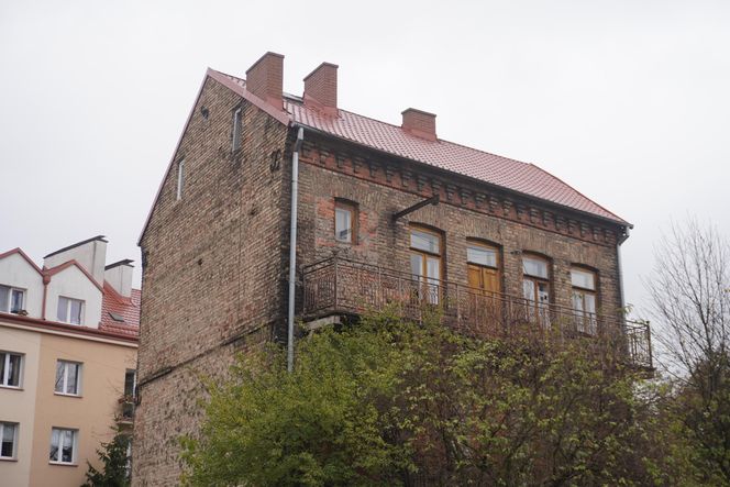 Opuszczona zabytkowa kamienica przy ul. Sienkiewicza w Białymstoku