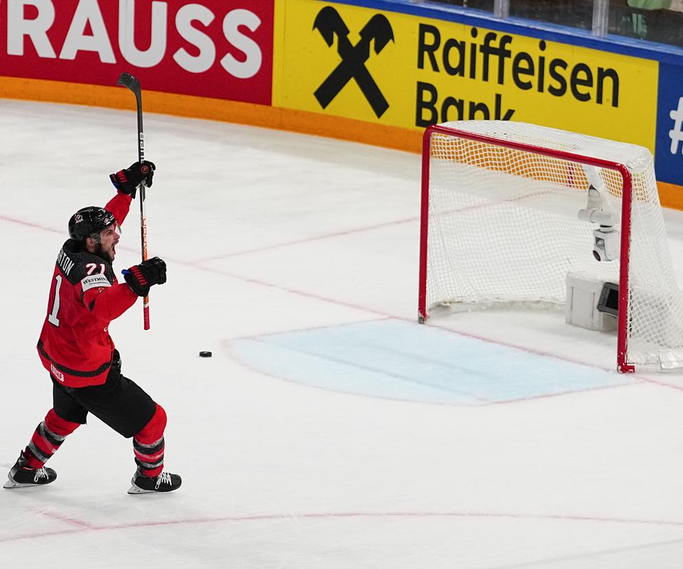 Scott Laughton zdobywa piątego gola dla Kanady strzałem do pustej bramki