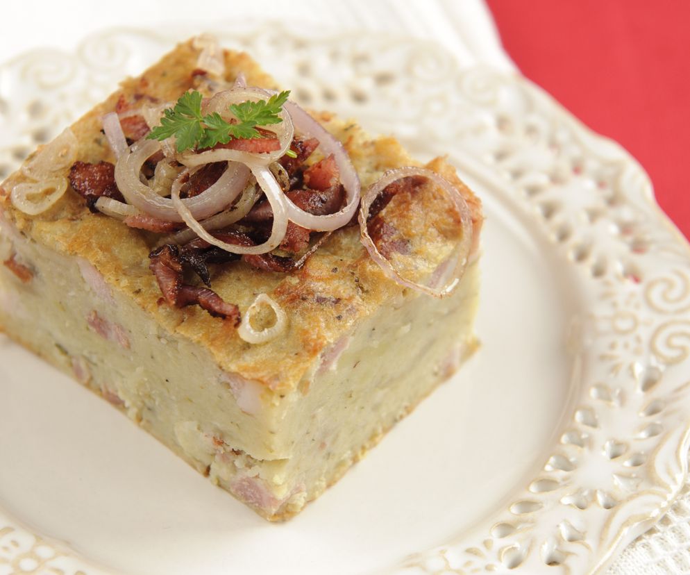 Kartoflak: przepis na śląską babkę ziemniaczaną