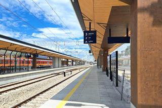 Góralskie wiaty peronowe w Zakopanem