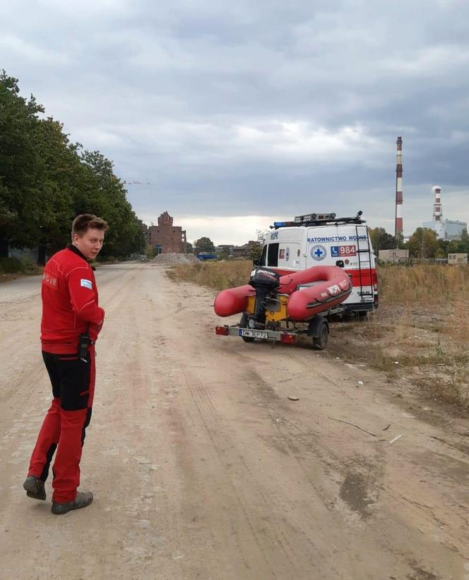 Pijany pływał sobie w Odrze w centrum Wrocławia. Interweniowało WOPR