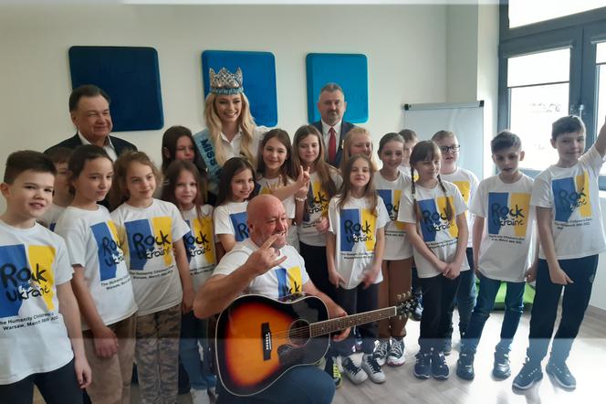 Rusza projekt #BeeHuman „Drobne gesty, wielkie czyny” zdjęcie otwierające