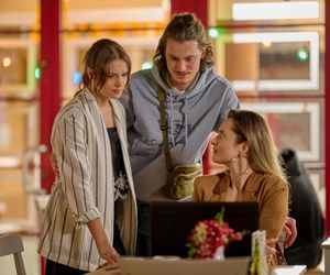 Na Wspólnej odc. 4082. Kasia (Julia Chatys), Piotr (Krzysztof Świłpa), Greta (Klaudia Łapot)