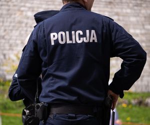 Zwłoki kobiety w bloku w Działoszynie. Nie było z nią kontaktu od tygodnia