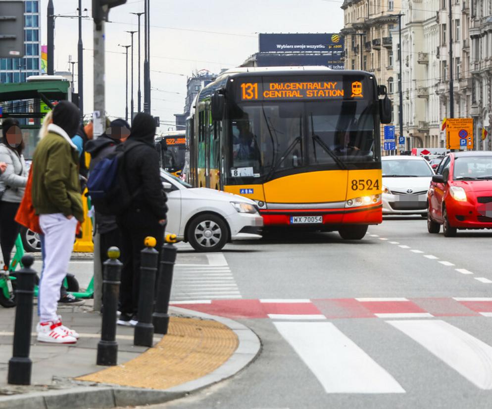 Warszawa/ Kierowcy MZA: niedługo warszawiacy będą chodzić pieszo