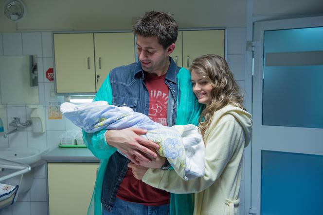 Na Wspólnej odc. 1891. Nicole (Maria Niklińska), Mikołaj (Krzysztof Wieszczek)