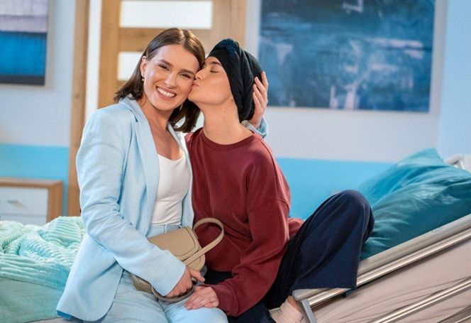 "Pierwsza miłość" streszczenia odcinków 4095-4099. Filip poznaje nazwisko dawcy szpiku dla Angeliki. Jest w szoku