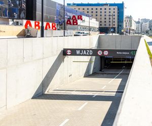 Nowy parking podziemny w centrum Warszawy. Ile trzeba zapłacić za godzinę?