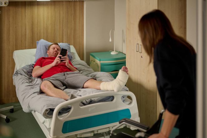 Na Wspólnej, odcinek 4087. Daniel (Michał Tomala), Basia (Grażyna Wolszczak)