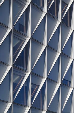 Podwójne fasady szklane. Rola fasady w wentylacji pomieszczeń