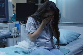 Bez zgody pacjentki wycięto jej macicę i jajnik. Szpital musi zapłacić dwa odszkodowania