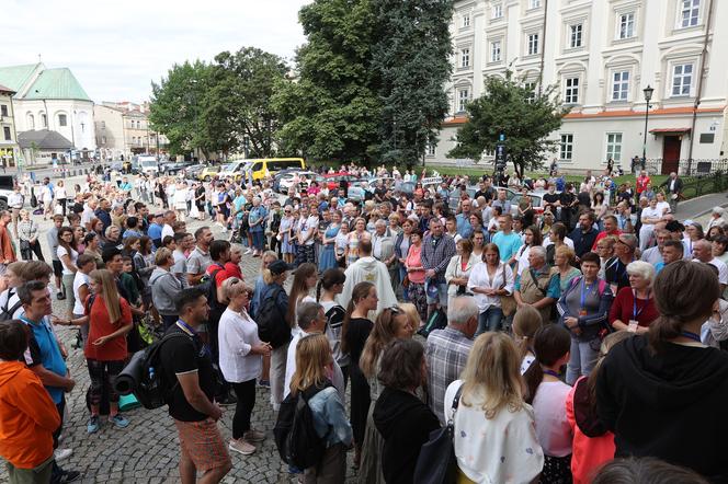 Pątnicy ruszyli na szlak! Z Lublina wyruszyła Lubelska Piesza Pielgrzymka na Jasną Górę 2023