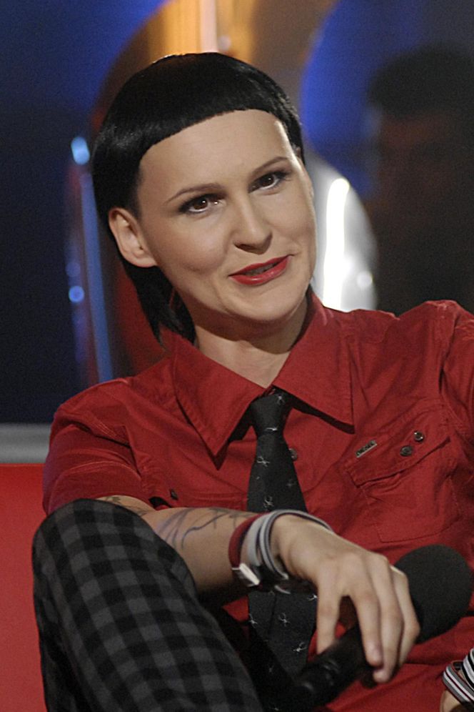 Chylińska nieźle się zmieniła. Duże usta i gładka twarz. Poznajecie ją jeszcze?