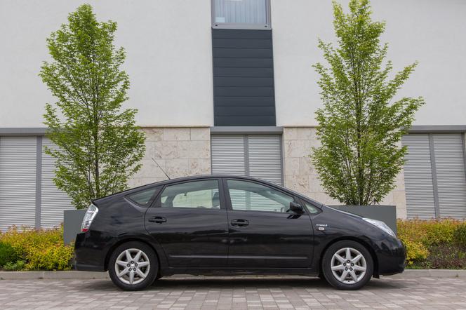 Toyota Prius Hybrid II generacja