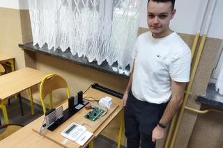 Młodzi naukowcy pracują nad prototypami swoich ywnalazków - przygotowania do szkolnego etapu Festiwalu Explory 
