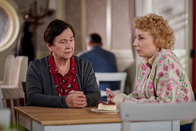 Na Wspólnej odc. 4021: Helena (Małgorzata Peczyńska), Beata (Katarzyna Ptasińska)