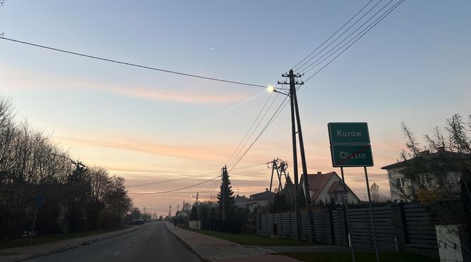 Pijana kobieta wjechała w latarnię. Mąż próbował wziąć winę na siebie