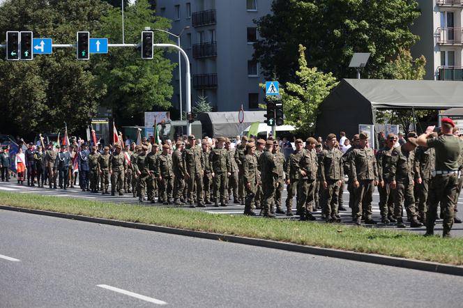 Defilada wojskowa w Katowicach i piknik. Wojewódzkie Obchody Święta Wojska Polskiego 2024