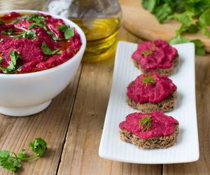 Burak pieczony w nowej odsłonie. Przygotuj pyszną pastę i ciesz się zdrowym smakiem każdego dnia