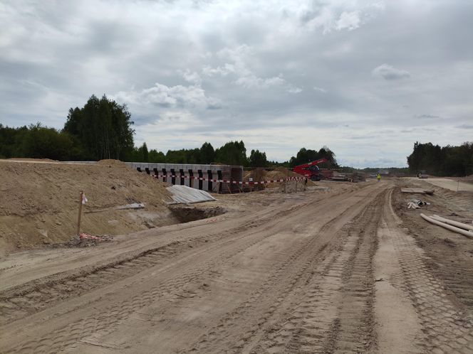 Z tygodnia na tydzień widać zmiany. Byliśmy na budowie drogi S19