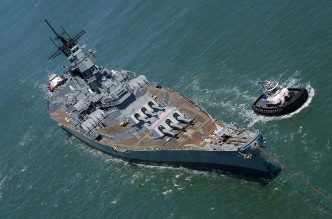 Trump rozważa powrót pancerników do US Navy. Czy era wielkich dział wróci na ocean?