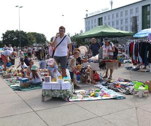 Wyprzedaż garażowa na placu Krakowskim w Gliwicach 