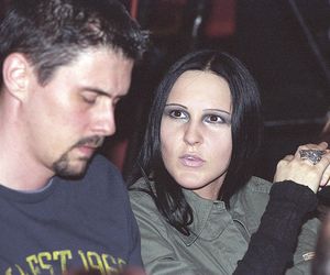 Zniknął po cichym rozwodzie z Chylińską. Tak dziś wygląda były mąż gwiazdy - Kris Krysiak