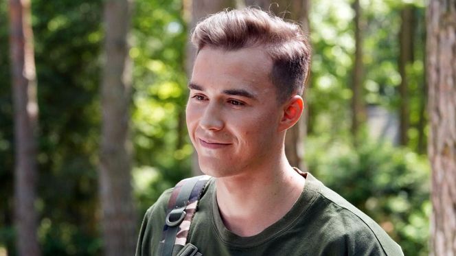 	Barwy szczęścia odc. 3058. Żołnierz Staś Pyrka (Olaf Kaprzyk)