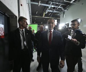 Karol Nawrocki przyjechał do TVP. Symboliczny gest i mocne wsparcie z zaplecza