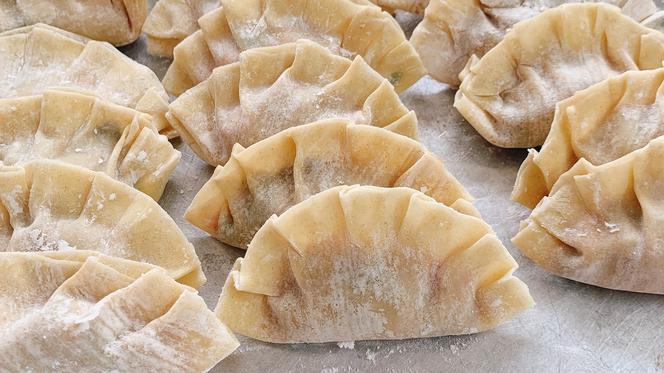 Pierogi lepione przez Ukrainki cieszą się ogromną popularnością w Poznaniu!