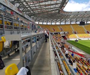 Kongres Świadków Jehowy w Białymstoku. Na stadionie miejskim tysiące uczestników [ZDJĘCIA]