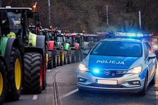 Autostrada A2 zamknięta! Potężne utrudnienia dla kierowców. Na drodze stoją traktory