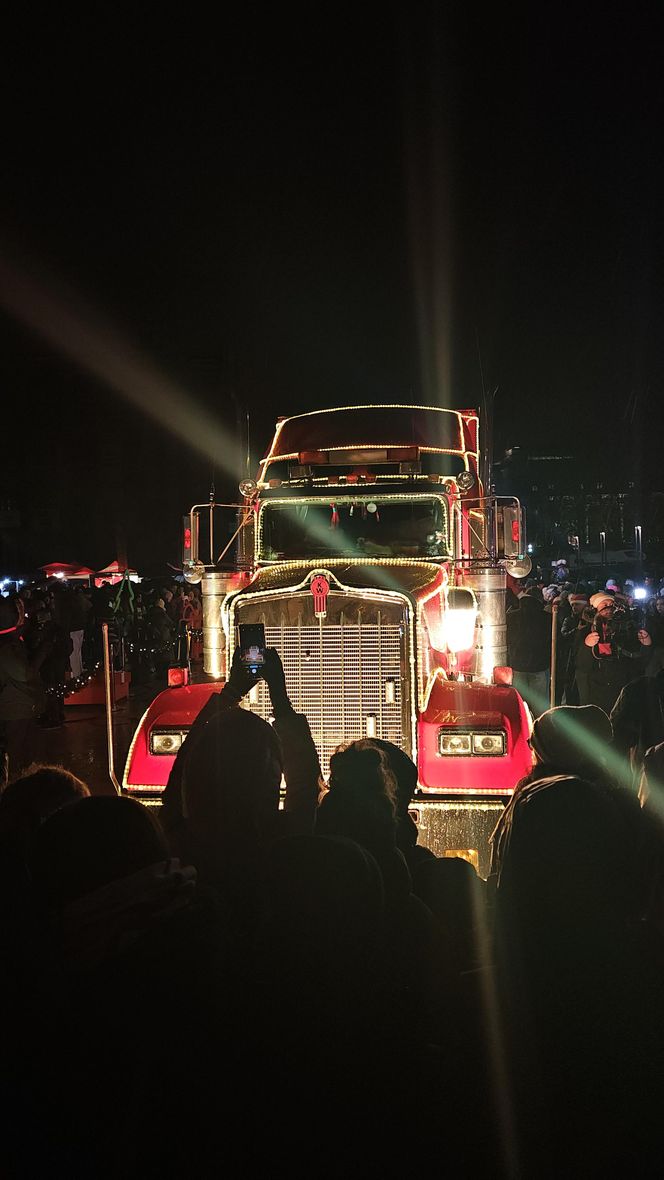 Tak prezentuje się świąteczna ciężarówka Coca-Coli. Wielki truck przyjechał do Wrocławia