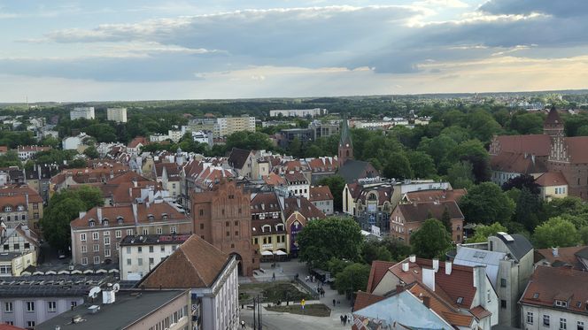 Olsztyn z lotu ptaka. Tak wygląda miasto z wieży ratuszowej